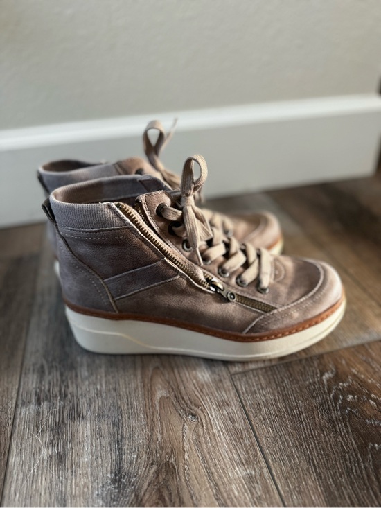 Blowfish Shoes - Blowfish Taupe Suede Platform Lace-Up Sneakers with Side Zip